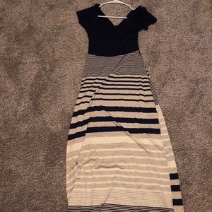 Gilli Maxi Dress size medium